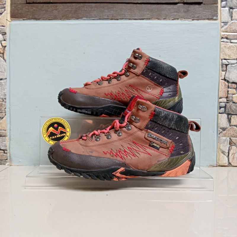 sepatu outdoor BLACKYAK second