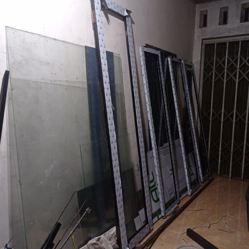 pintu kupu tarung aluminium