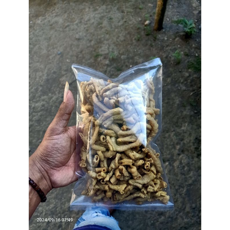 

250g KRIPIK USUS AYAM CRISPY GURIH RENYAH HALAL