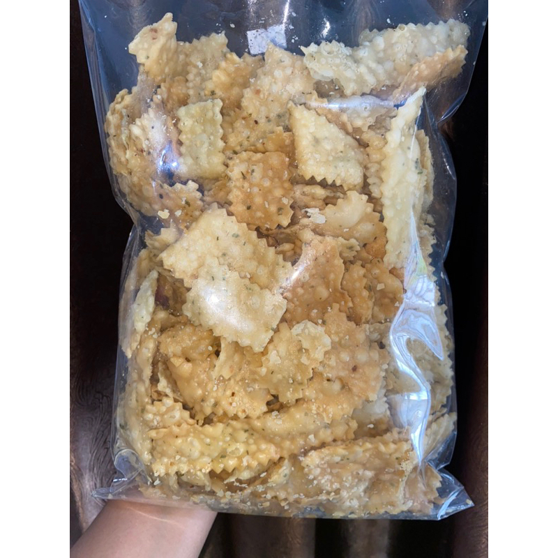

kue bawang homemade /kripik bawang kemasan 100g, 250g , dan 500g