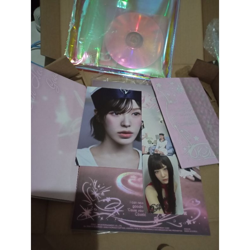 OFFICIAL ALBUM RED VELVET COSMIC HOTEL VERSION PC SEULGI WENDY POSTCARD JOY POSTER IRENE SEULGI MONS