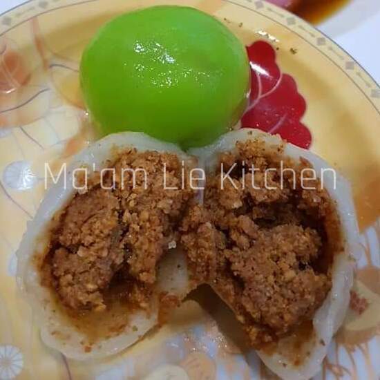 

Onde Onde Isi Kacang Kuah Gula Merah Jahe / Gula Pandan