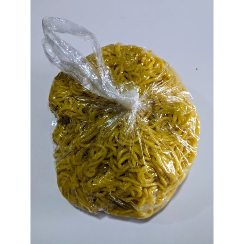 

MIE KUNING BASAH 500GRAM