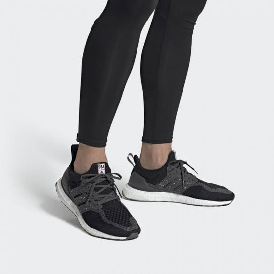 Sepatu Lari Pria Sneakers Adidas Ultraboost DNA City Osaka Asli Original FZ4863