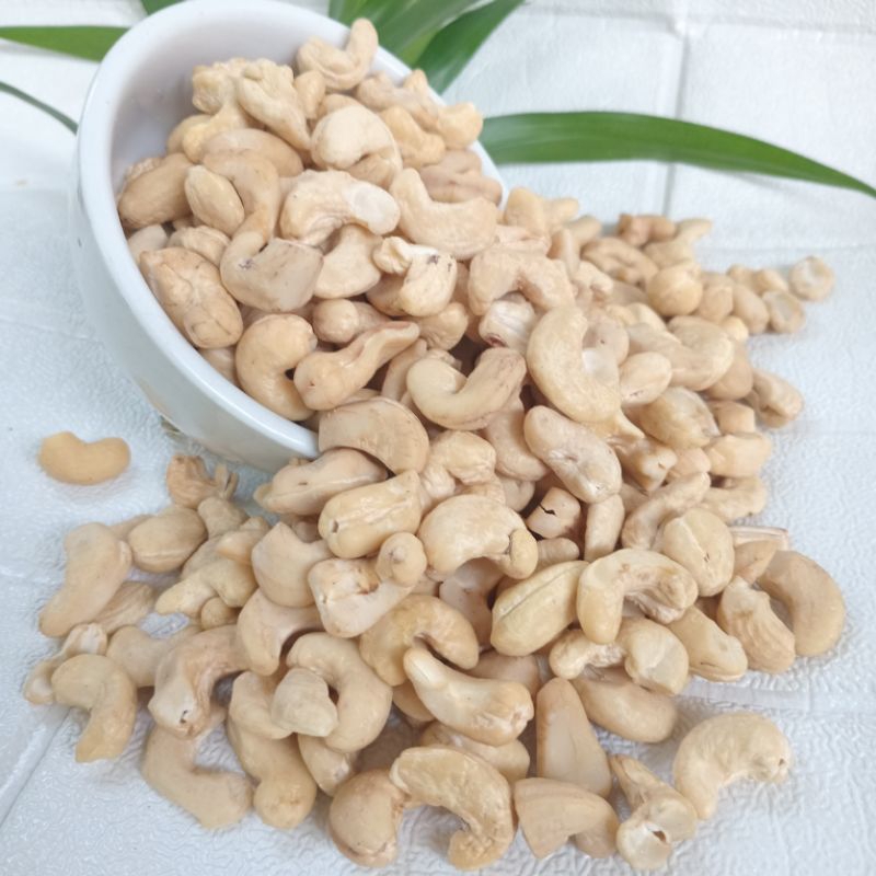 

kacang mede super mentah 1 kg