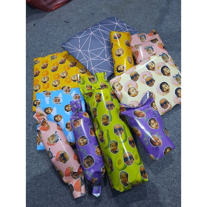 

KERTAS KADO CUSTOM BY REQUEST FOTO DAN ATAU TULISAN BISA