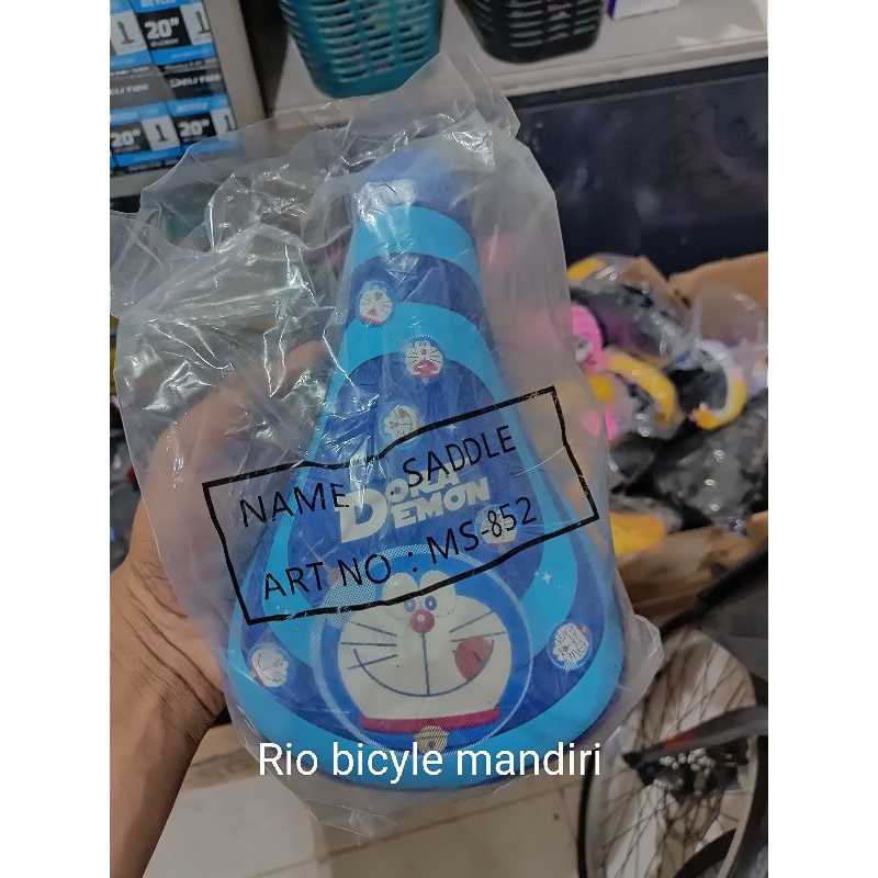 Saddle sepeda anak (12-16) inchi,motif doraemon