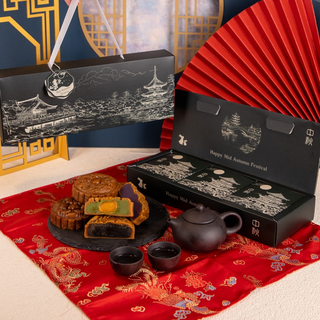 

Hampers Mooncake isi 3 Kue Bulan Mooncake Telur Asin - BYOVEN