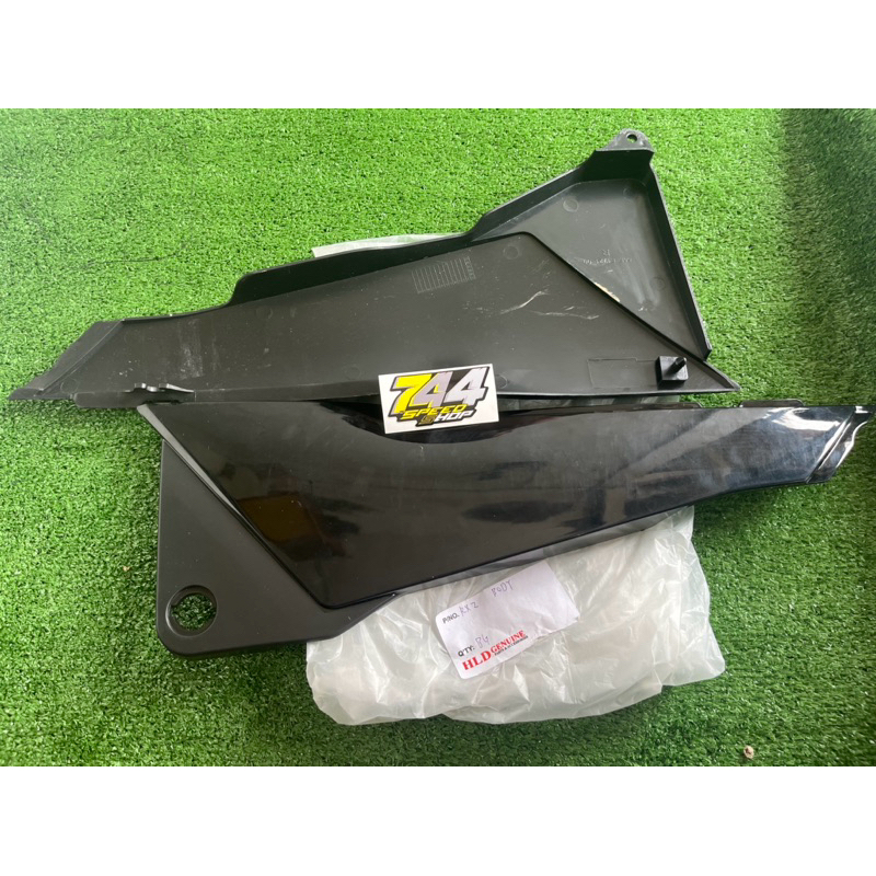 M-SEKI COVER BODY BELAKANG RXZ LAMA. KAP BODY KIRI DAN KANAN YAMAHA RXZ MILE