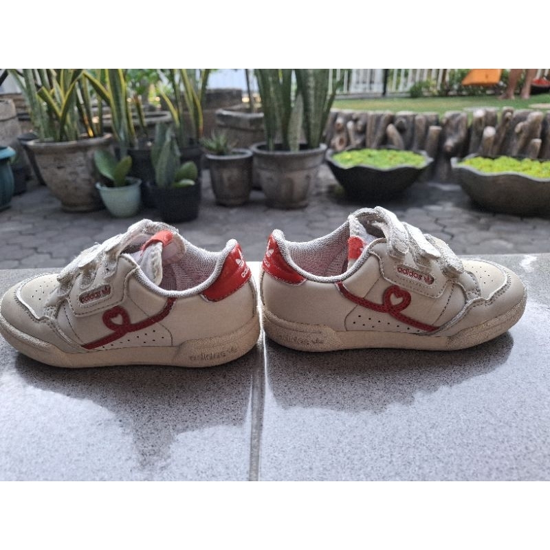 Preloved sepatu adidas anak