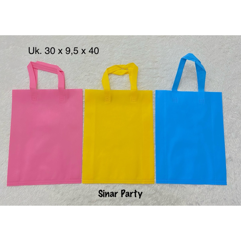 

Tas Spunbond Warna Polos