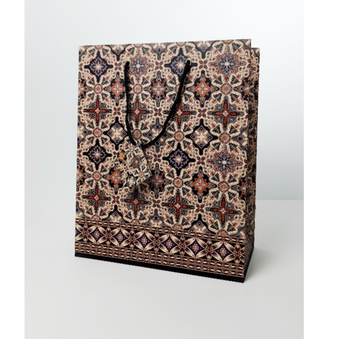 

Paperbag Premium Batik Ceplok Kawung UK 26,5 x 13,5 x 33cm