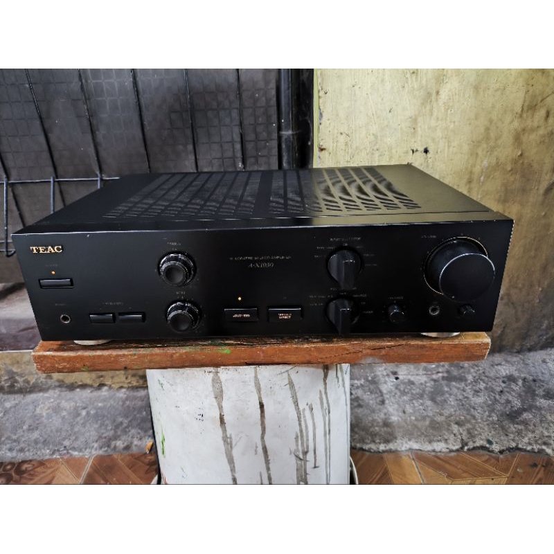 amplifier teac AX 1030