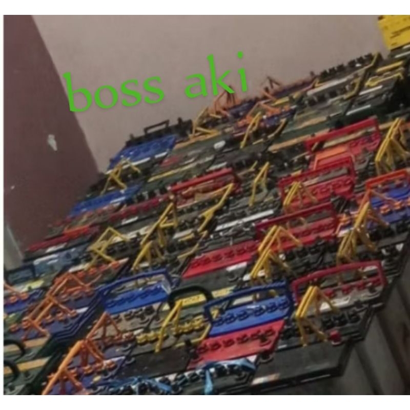 aki bekas bagus untuk  mobil dan inverter 50 .60ah   r/L ah