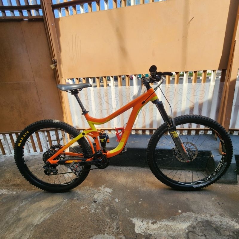 SECOND Sepeda MTB 27.5 Giant Reign SL