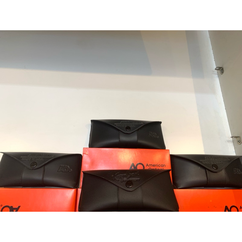 BOX KACAMATA BAHAN PREMIUM