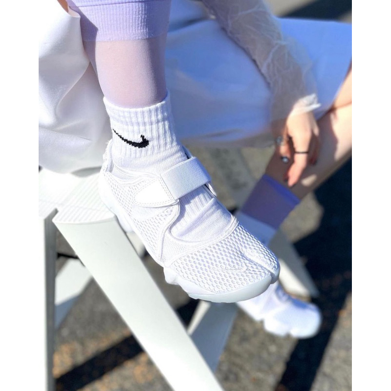 Nike Air Rift triple white wmns