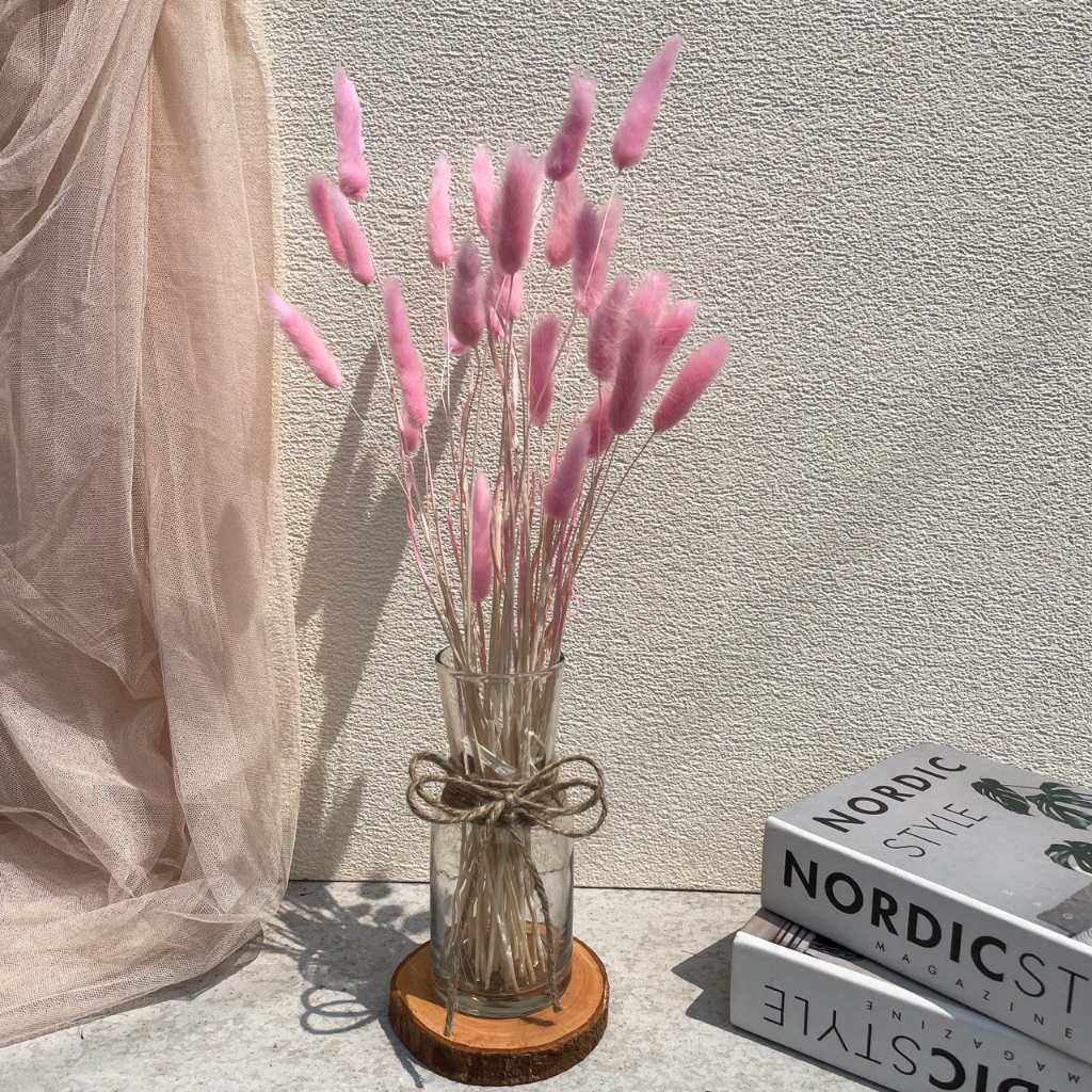 satu set hiasan bunga kering dan vas