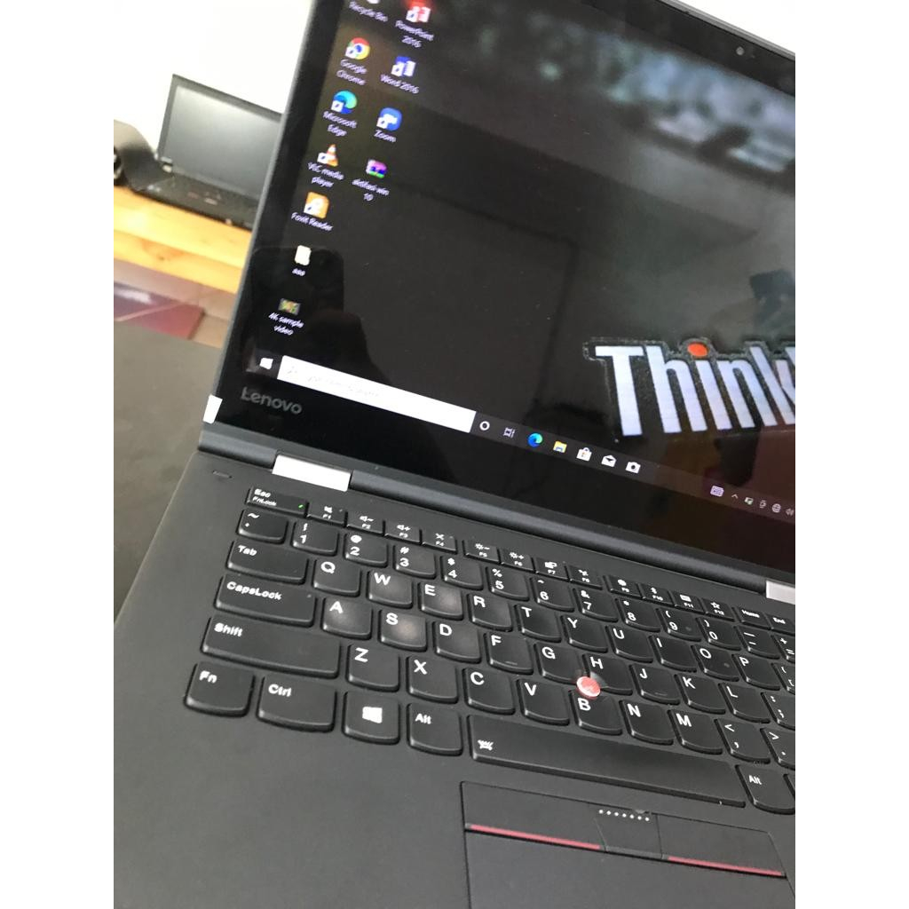 Laptop Lenovo Thinkpad X1 Yoga i7 gen 7 Ram 8gb/ssd 256 masih muluss