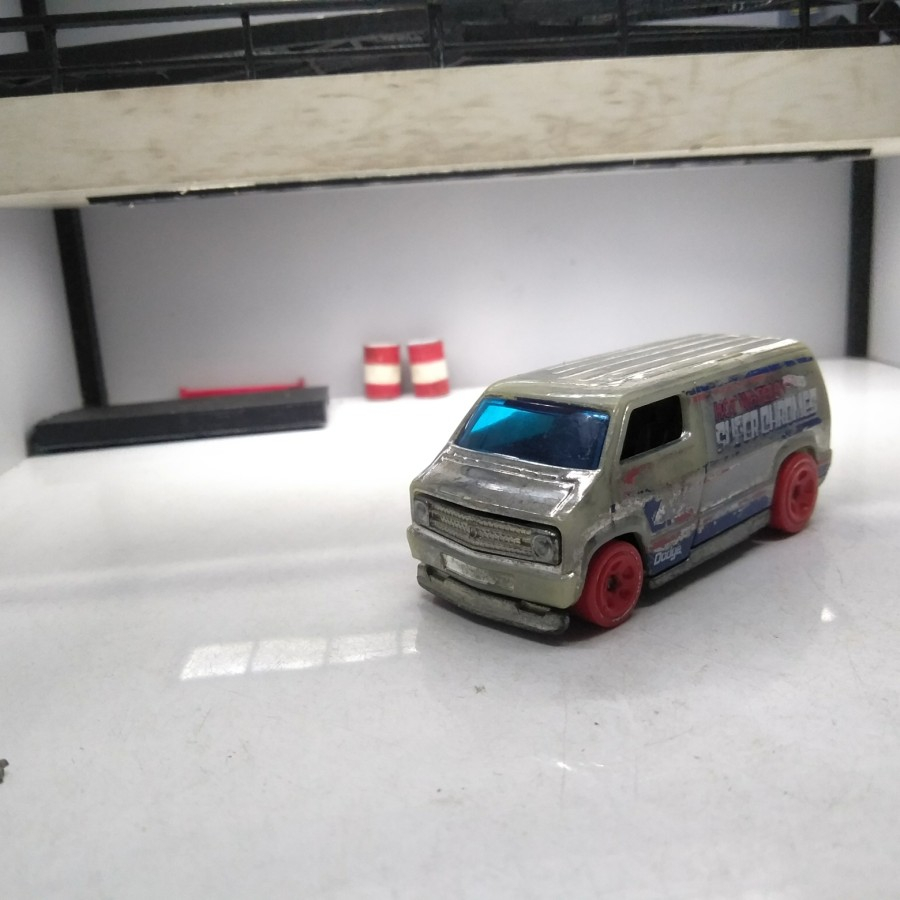 LPK27 hotwheels custom 77 dodge van diecast loose junk bukan tomica 11C