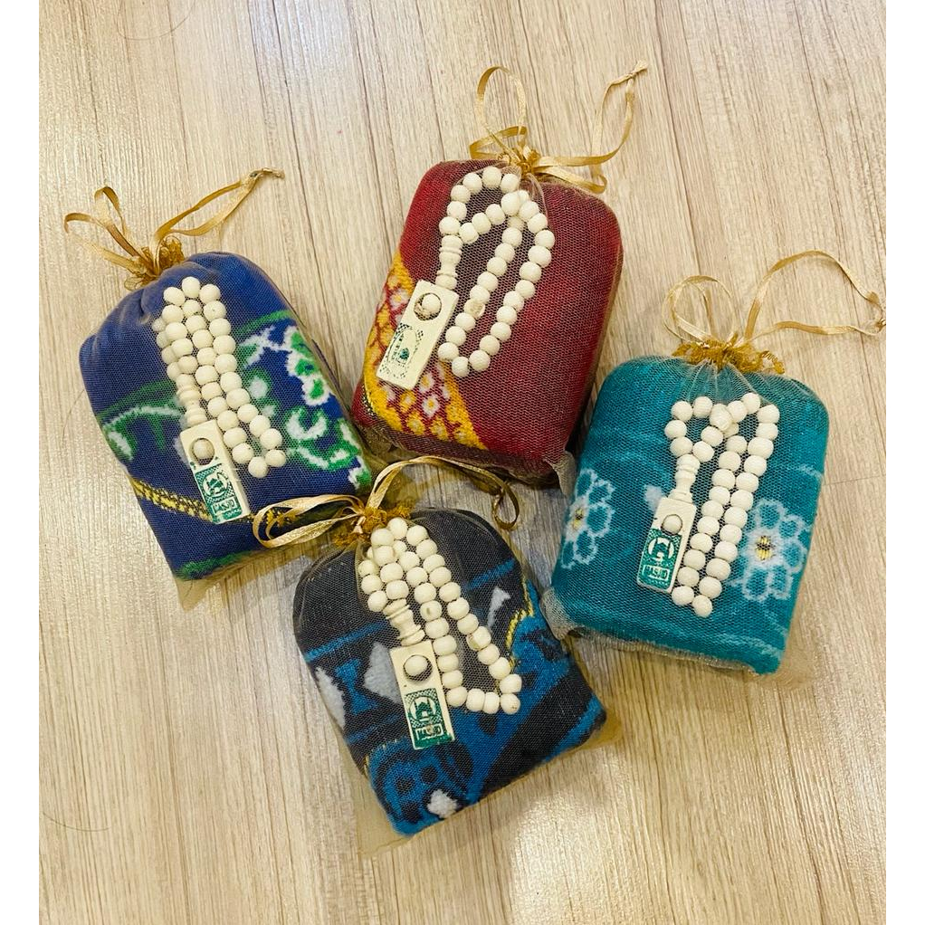 Paket Souvenir Tile Sajadah kecil / Sajadah Sujud + Tasbih