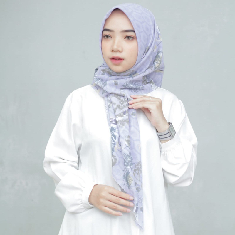 Hijab Segiempat Voal Motip premium Kiara Series