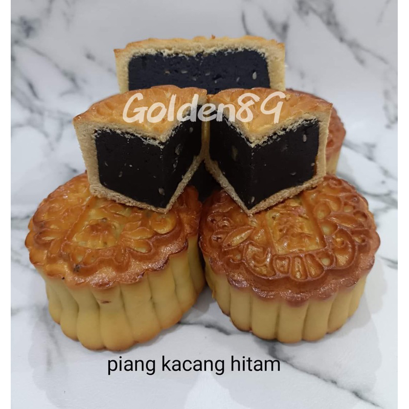 

Moon Cake Kacang Hitam