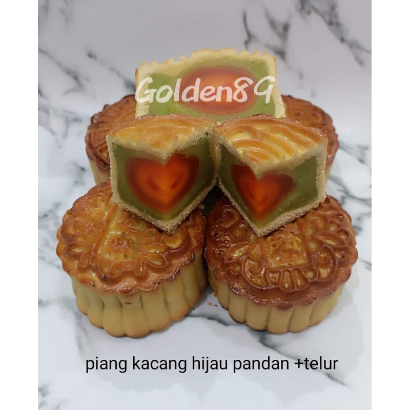 

Moon Cake Kacang Hijau Pandan + Telur