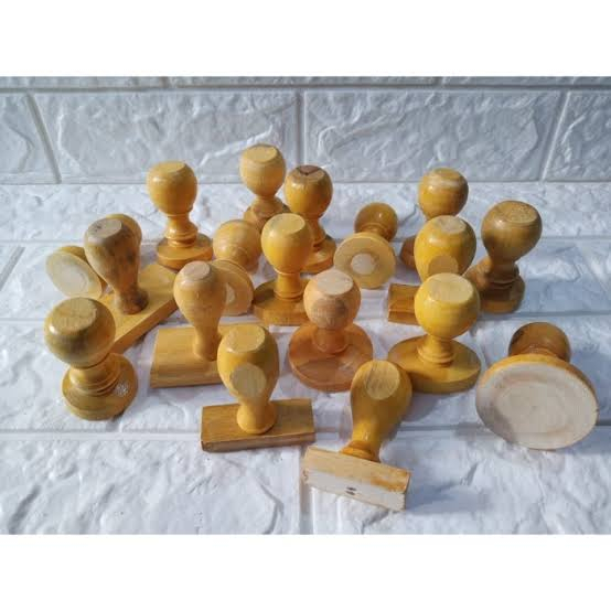 

GAGANG STEMPEL KAYU BULAT DIAMETER 4.2CM