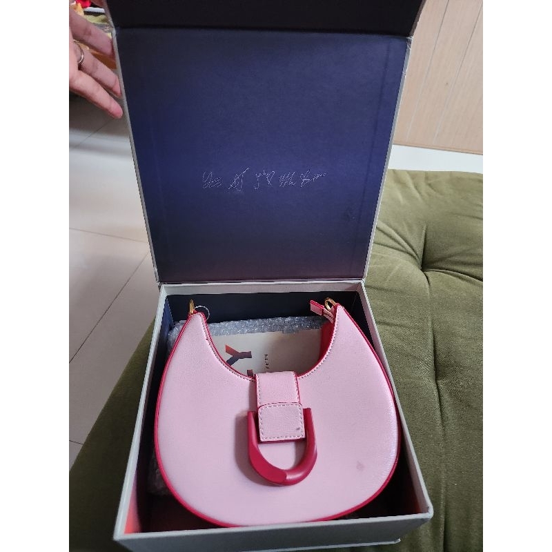 ITZY  Charles N Keith PINk ( ORI )