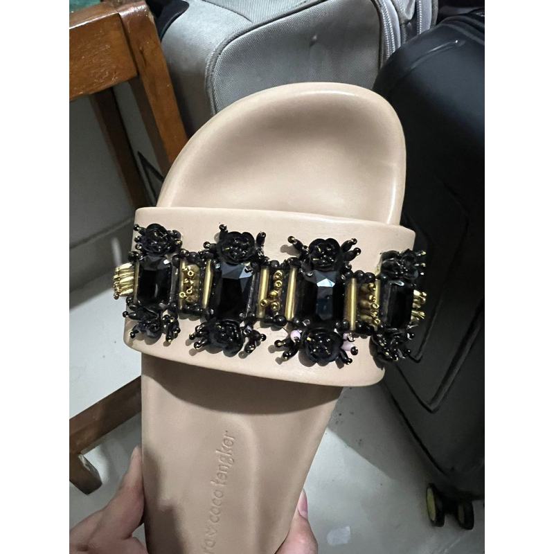 Preloved Pvra X Caca tengker size 39