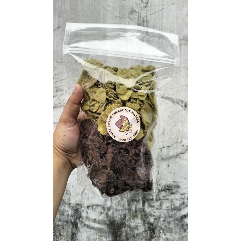 

Kripik pisang coklat mix matcha