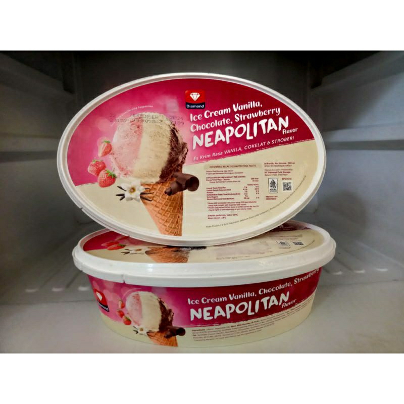 

Ice Cream / Es Krim Diamond 700ml - NEOPOLITAN (3 Rasa Coklat-Strawberry-Vanilla)