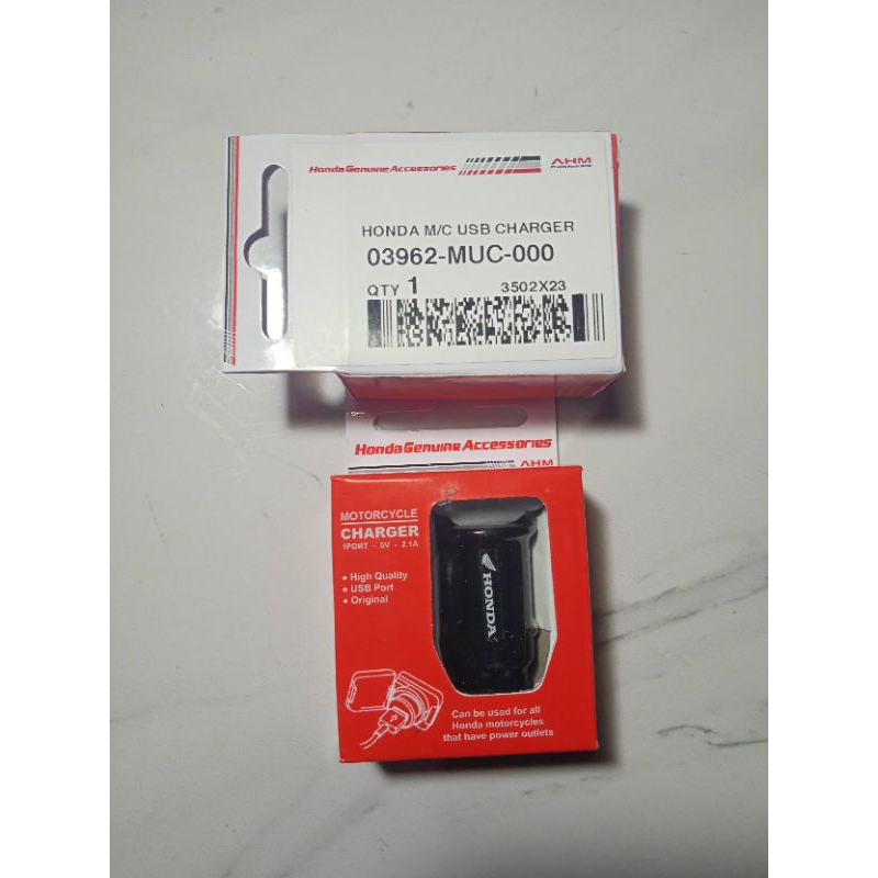 USB Charger Motor Original AHM untuk new scoopy, Beat, Vario NMAX