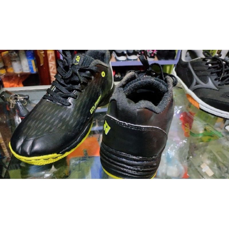 Sepatu Olah raga Yonex Eclipsion Bekas (Made in Vietnam)