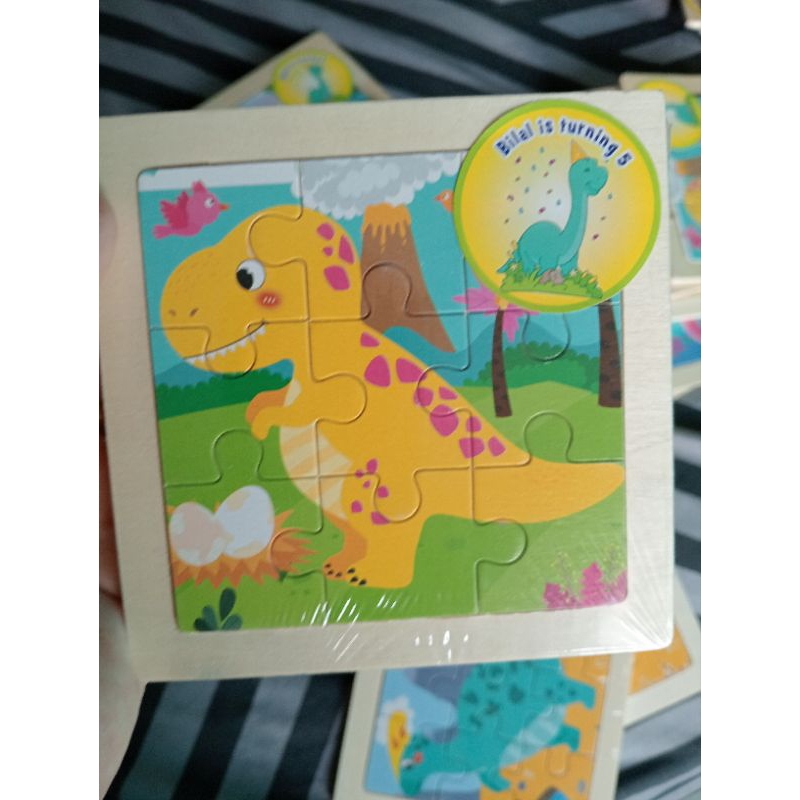 

Paket ulang tahun TK- PAUD murah, mini pazzel kayu + stiker custem