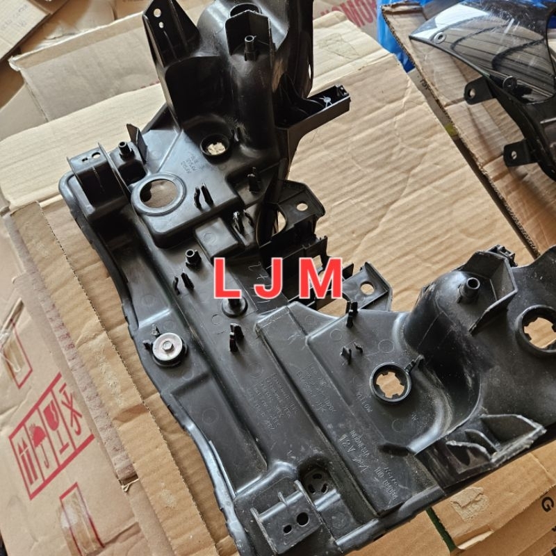 Batok Reflektor / Headlamp Bagian Belakang Yamaha Lexi Ori Second
