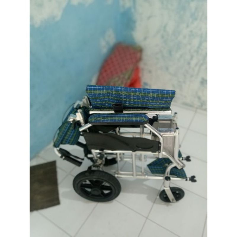 Kursi Roda Travelling lipat Arnez