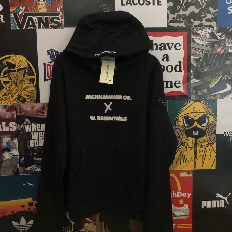 W.essentiels x ellese