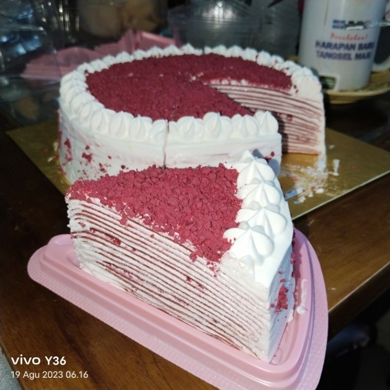 

Mille Crepe Red Velvet Size 25 cm