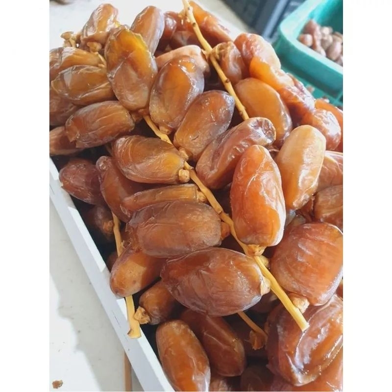 

Kurma Tangkai 500gr premium/kurma tunisia tangkai deglet nour / grosir kurma murah