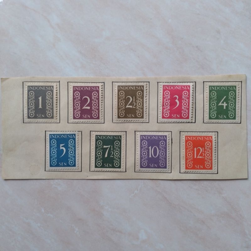 

Prangko Kuno Indonesia Seri Angka Smelt 1949 Set Lengkap - YN617