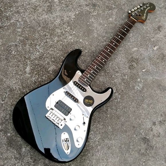 Squier Standar Black Mirror series