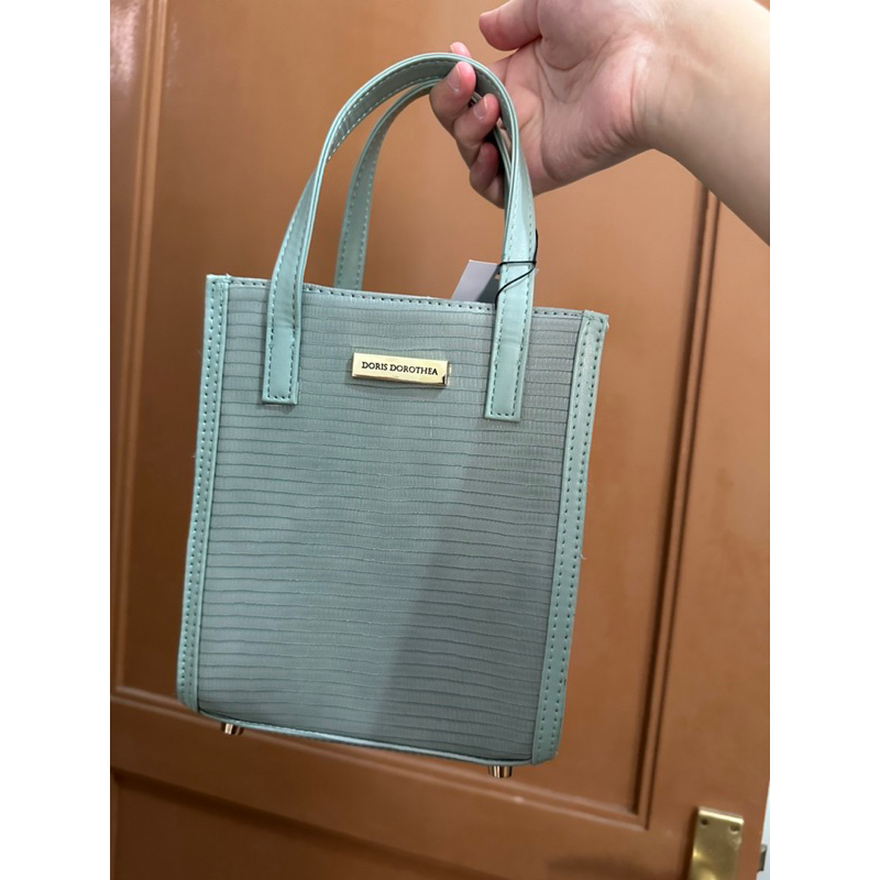 DorisDorotheaSlingBag