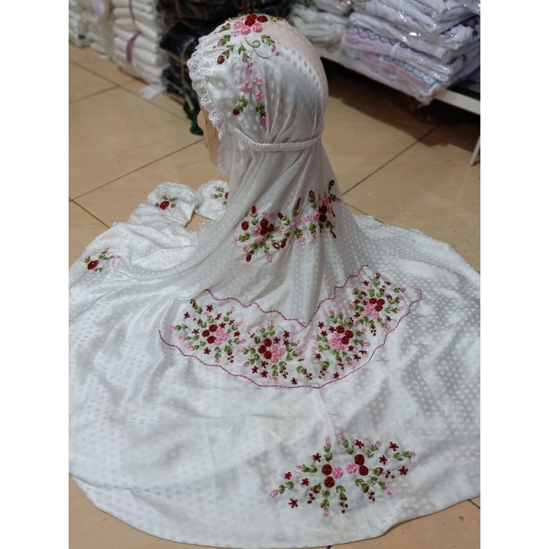 Laykha - Mukena Terusan sutra blitz sulam pita, sulam ulet, sulam tabur termurah