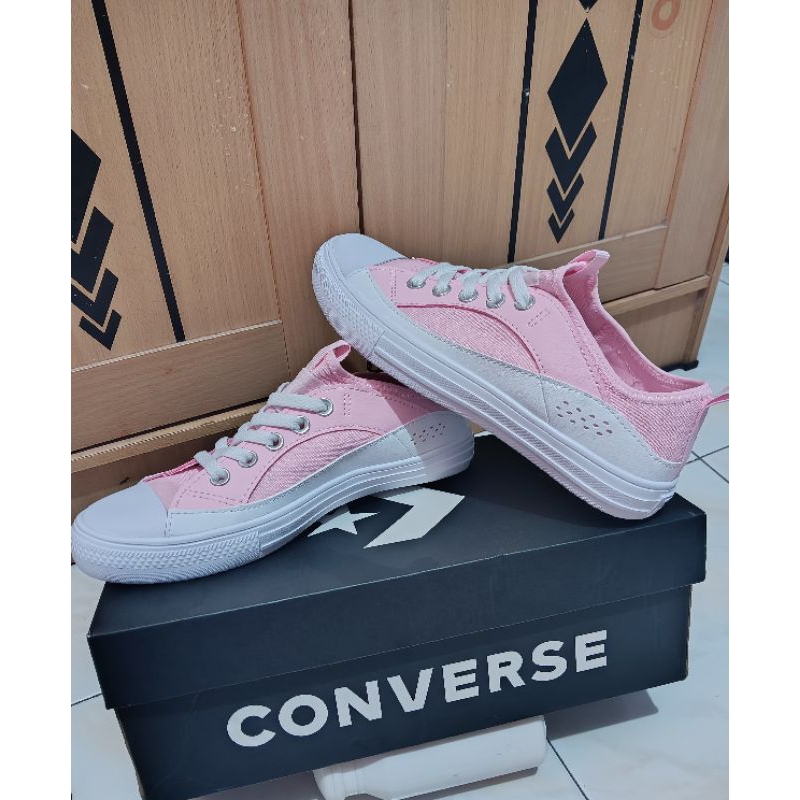 Convers CTAS Wave Ultra OX Pink Slip On