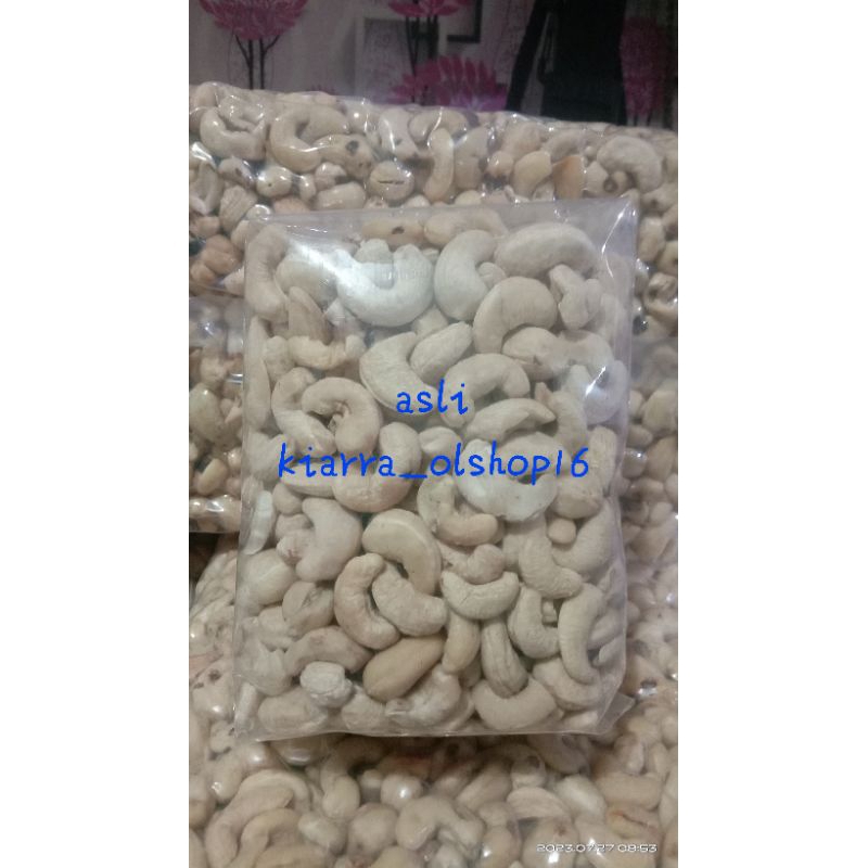 

kacang Mede utuh mentah 1kg (termurah)