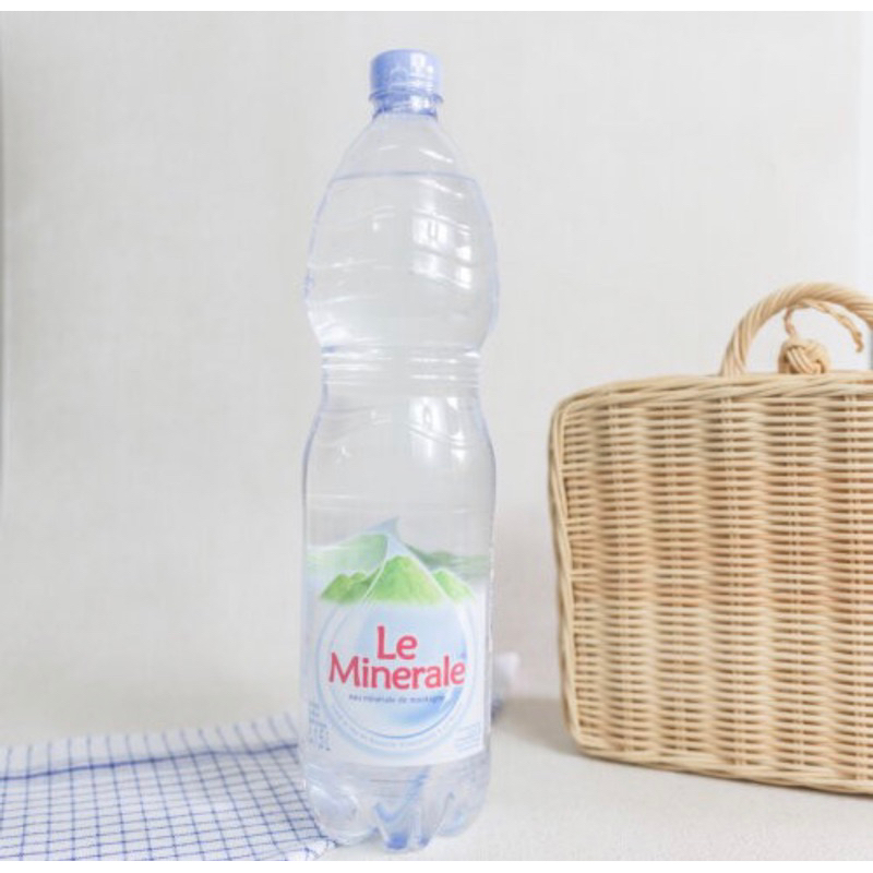 

Le Minerale Air Mineral Botol 1500mL