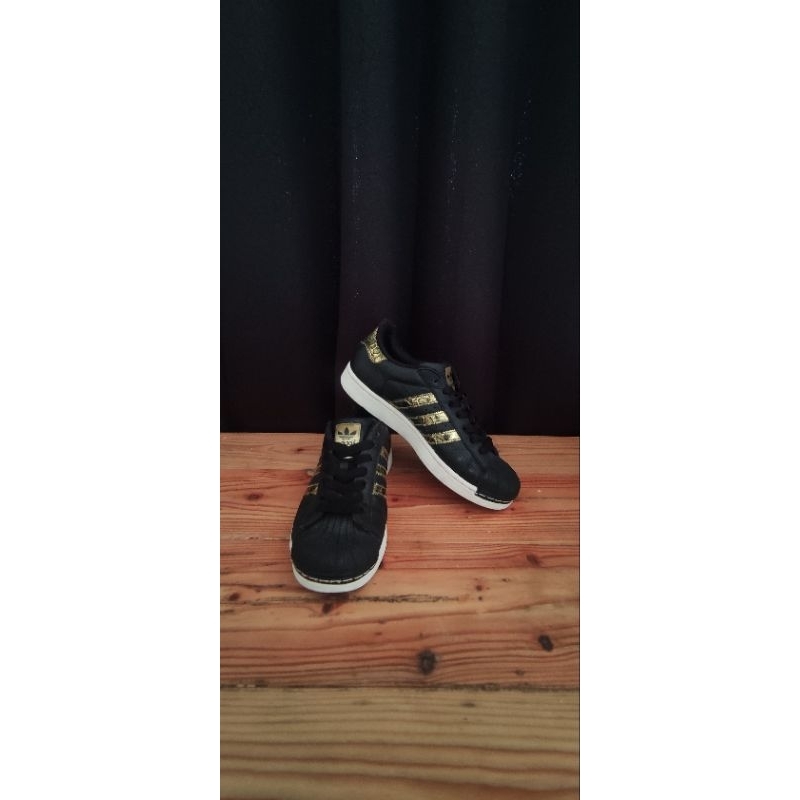 Adidas casual