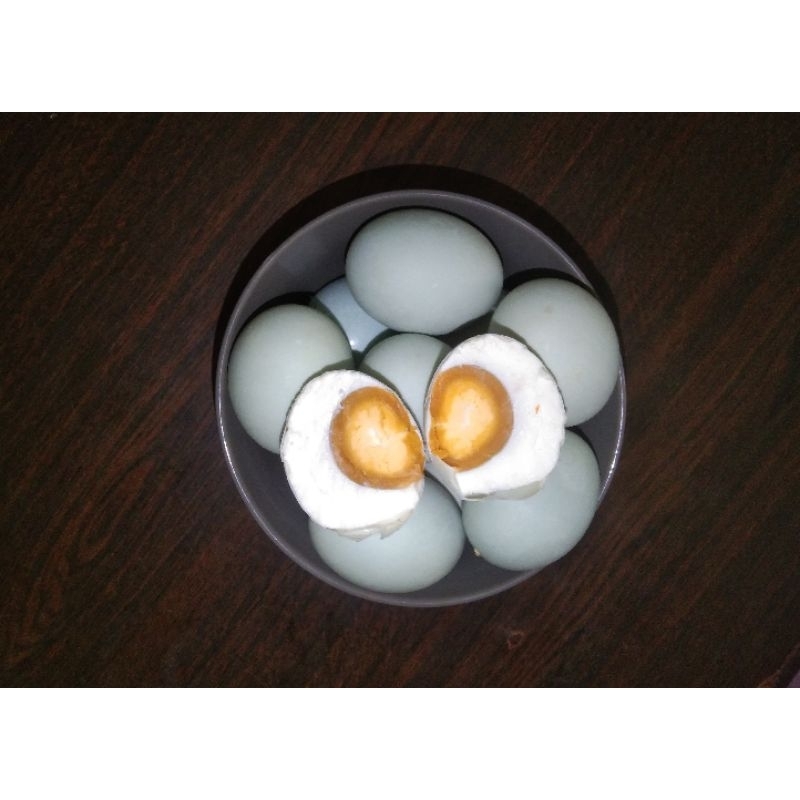 

Telur Bebek Asin Rebus Telor Bebek Asin Kukus Isi 10 Butir telor khas kota Karawang.